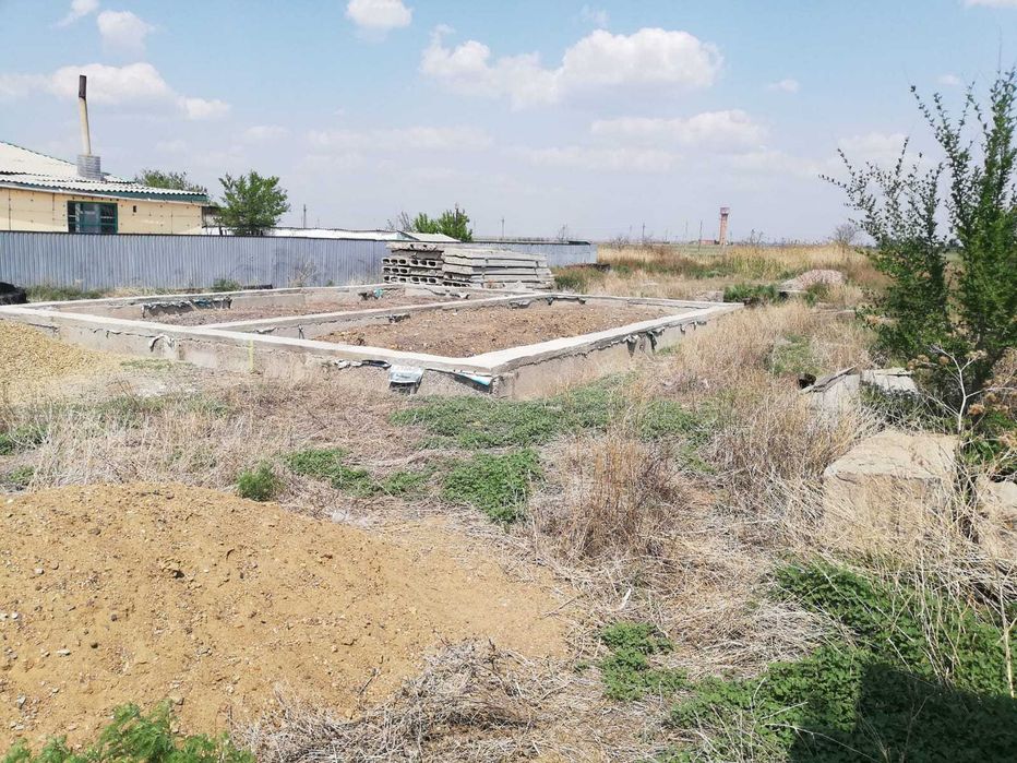 продам участок с фундаментом