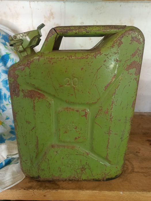 В продаже канистра СССР ГОСТ. 20 литров.