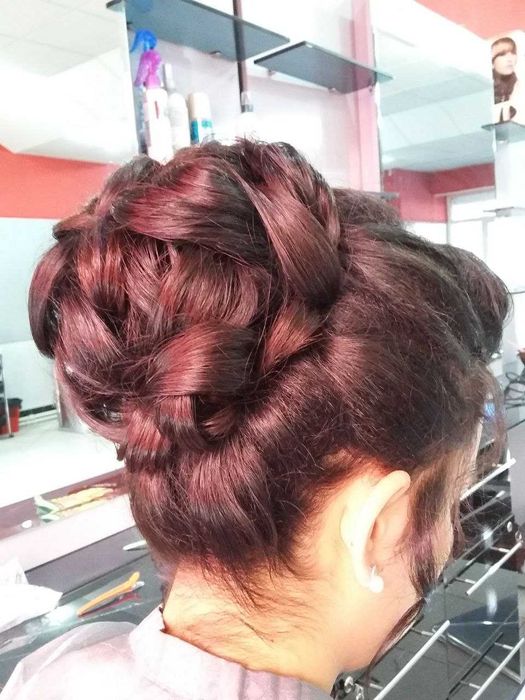 Все виды стрижек, укладки, плетение косичек всех видов, мелирование