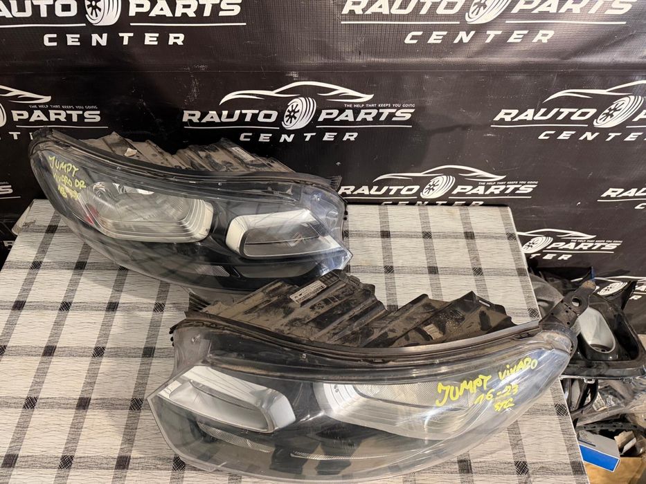 Far dreapta / stanga Citroen Jumpy Opel Vivaro