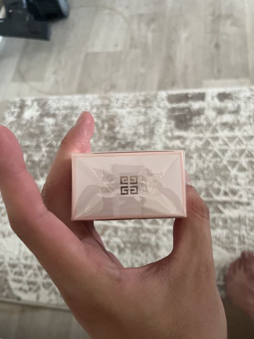 Парфюм от Givenchy