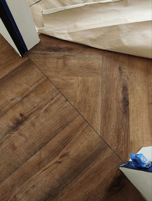 Montaj de pardoseli, laminat, vinil / LVT / SPC
