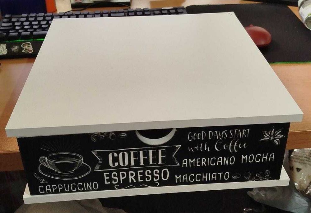Sertar cafea Blackboard Coffee, lemn, alb cu model, 33x33 cm