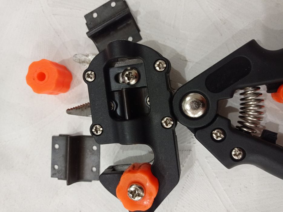 Секатор прививочный