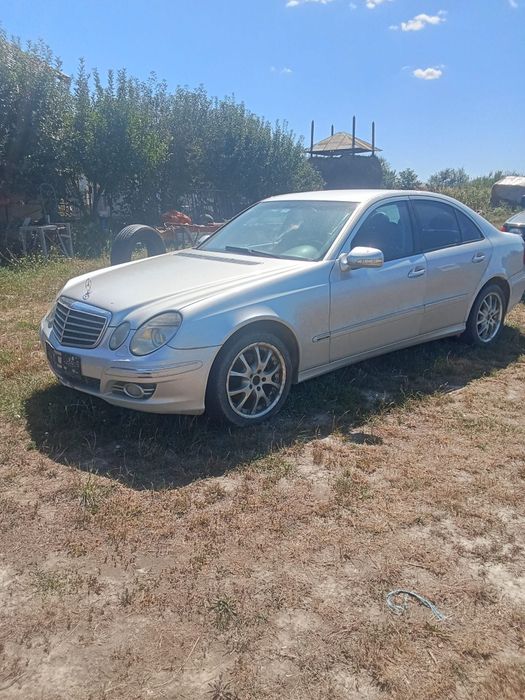 Vand sau dezmembrez Mercedes-Benz e 270 cdi