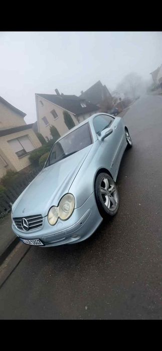 Vând sau schimb Mercedes clk 270