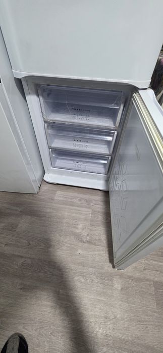 Продам Холодильник бирюса