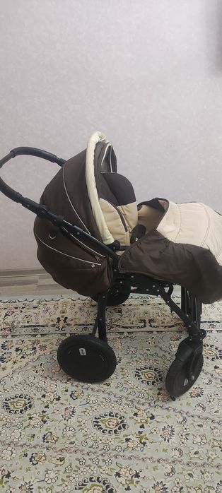 Почти новая коляска
