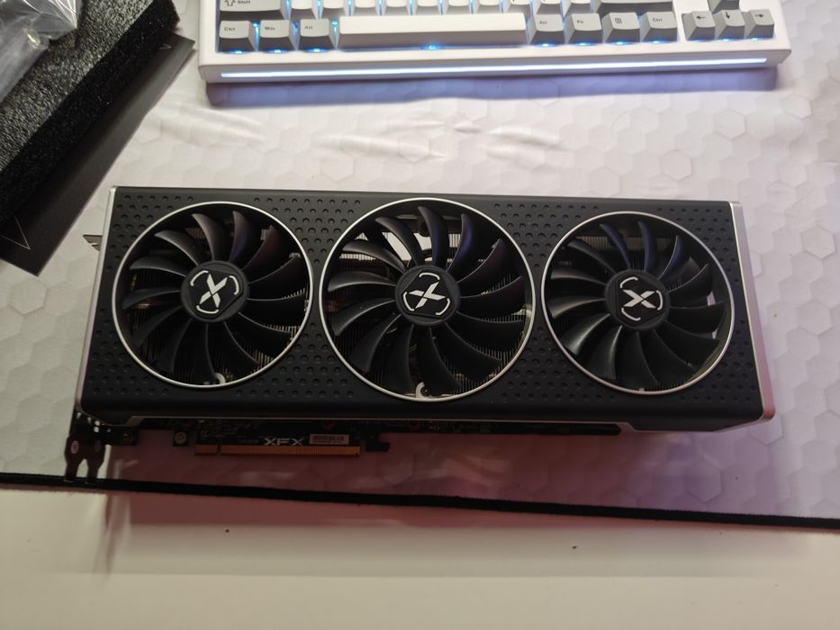 Placa video AMD 6750 XT in garantie