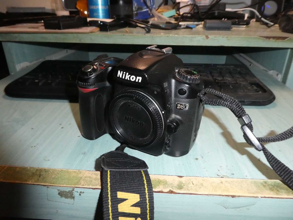 Nikon D80 (stare buna)+ obiectiv 35-70 mm