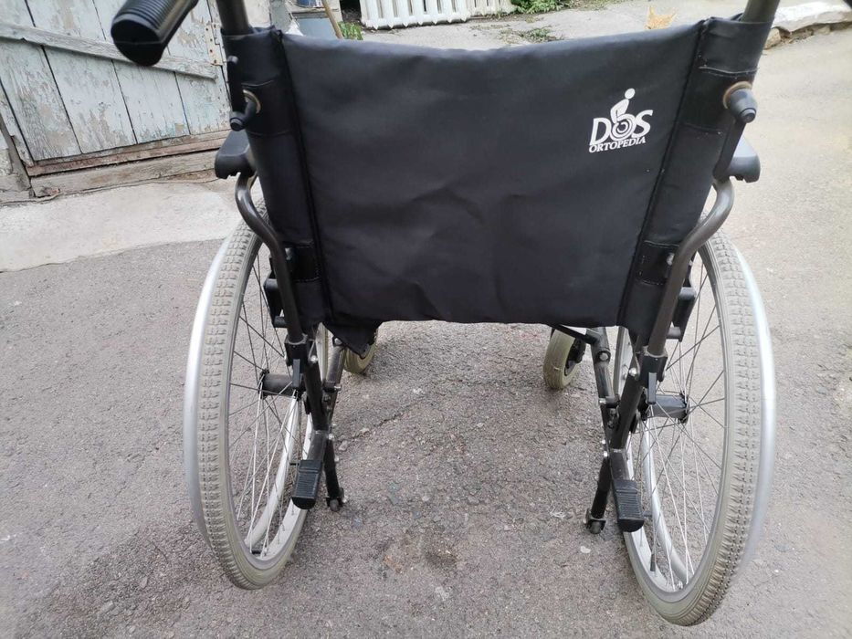 Инвалидное кресло-коляска