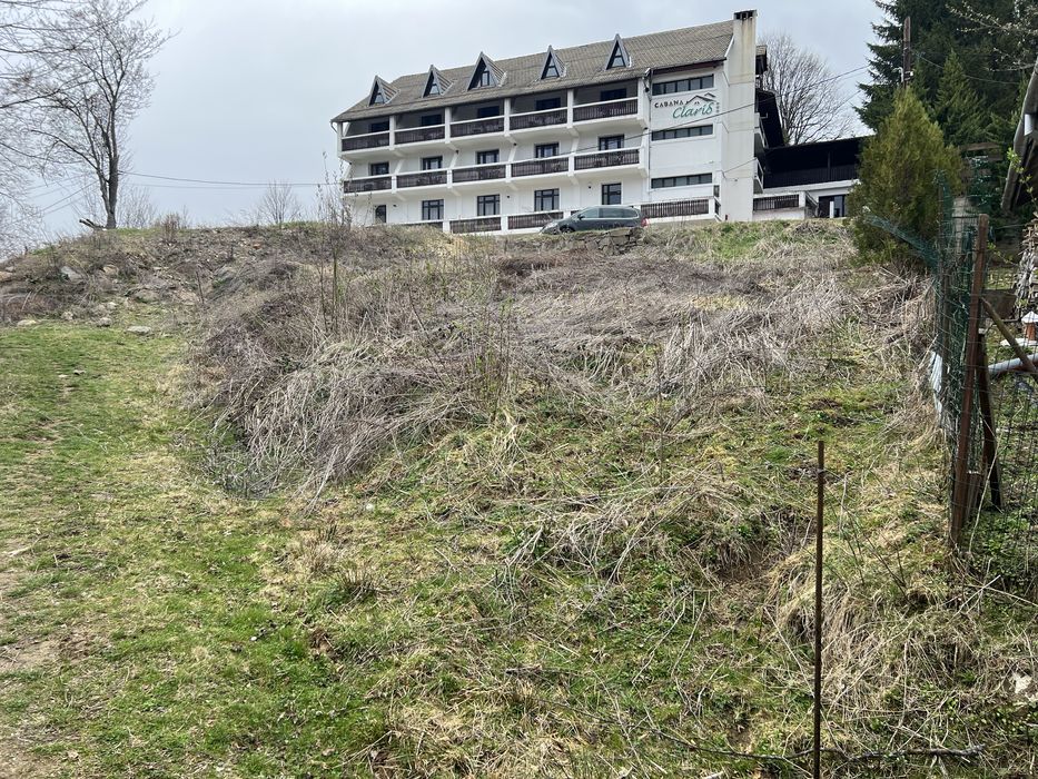 Teren de vanzare Valiug-Crivaia(vis-a-vis de hotel Claris)