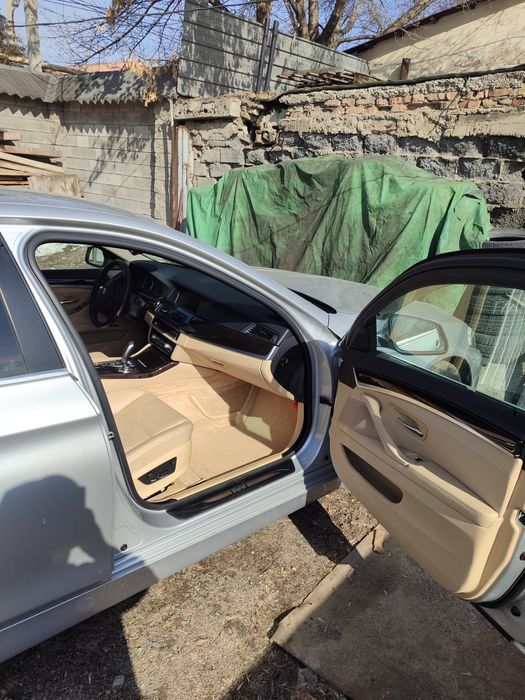 Продам BMW F10 528i