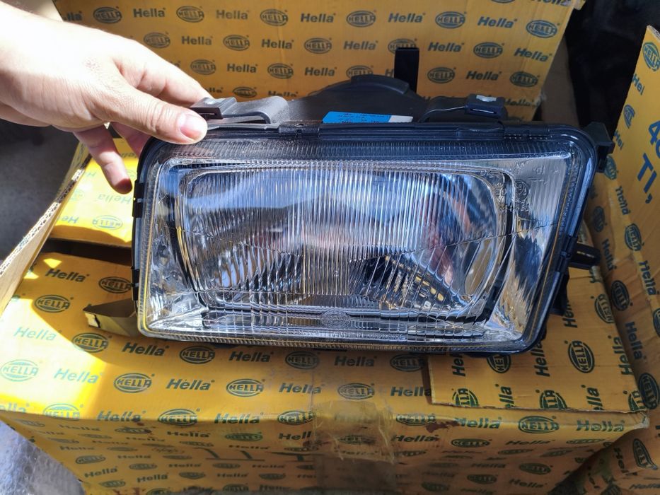 Новые фары Ауди 80б4 хелла