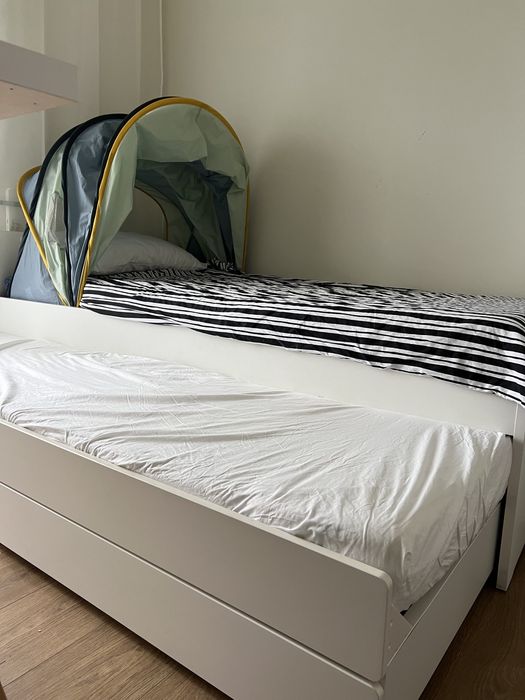 Pat extensibil Slakt Ikea cu somiera si 2 saltele