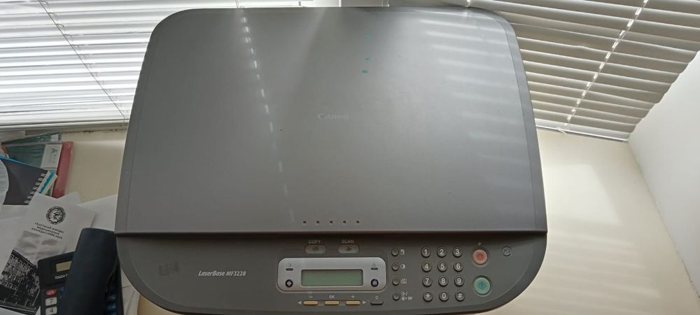 Продам принтер рабочий серого цвета