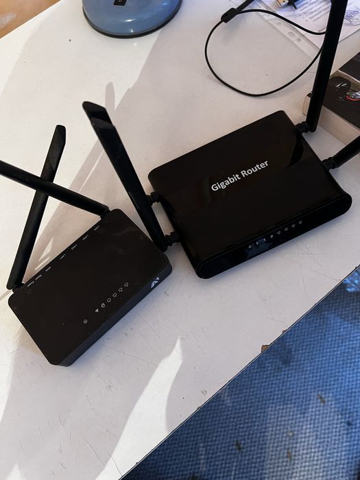 Продавам 2 рутера