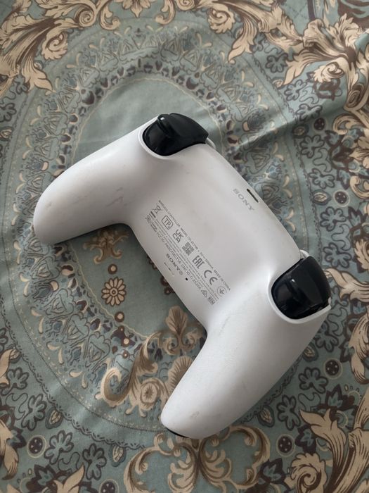 Продам геймпад оригинал ps5