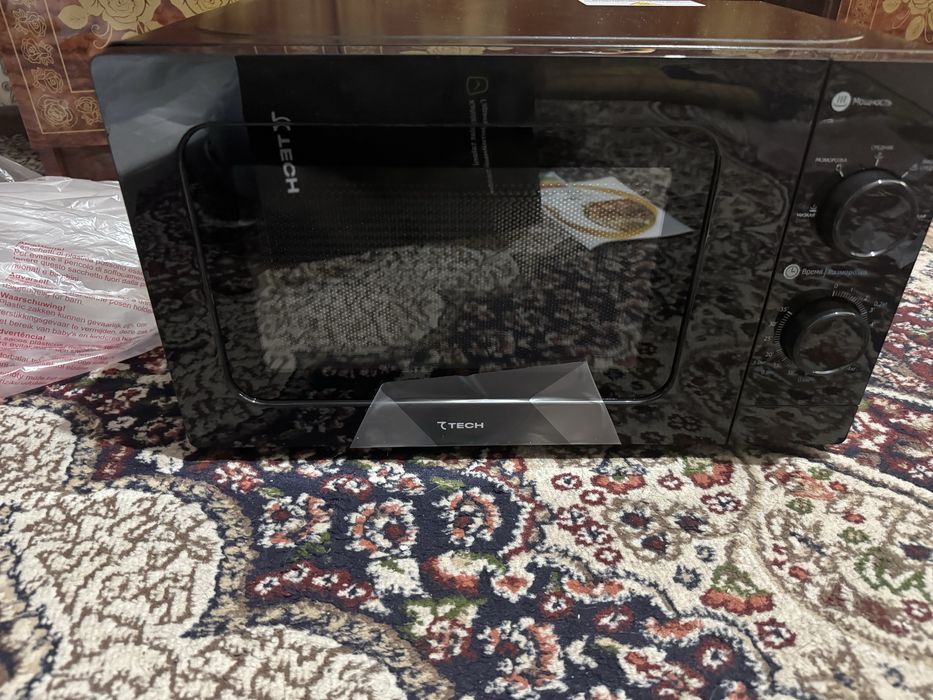 Mikrovolnovka 7TECH