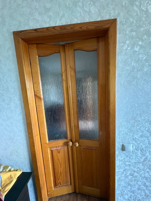Продам комплект дверей