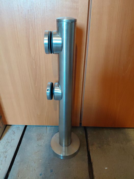 Stâlp / suport inox pentru balustradă din sticlă