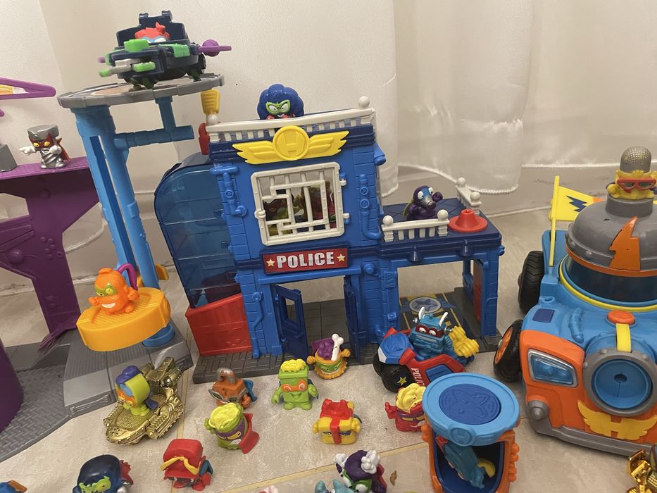 Set foarte complet Superzings