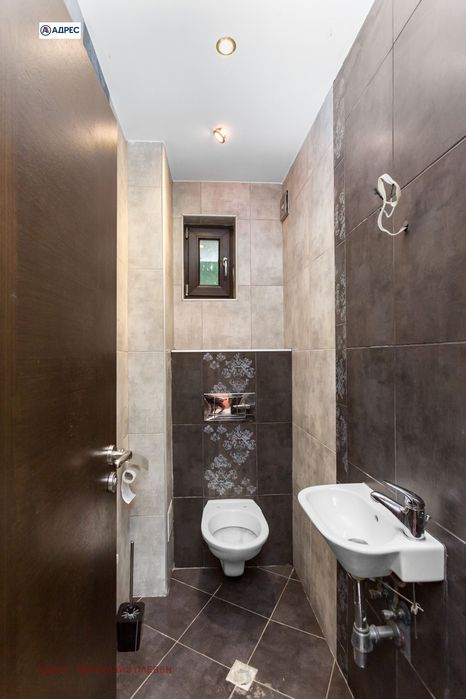 Къща в Плевен, област-с.Гривица площ 450 цена 439000