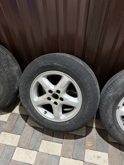 Комплект шин с дисками тойота