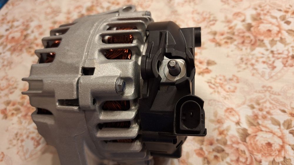 Алтернатор Valeo TG12C037