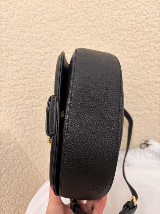 Geanta Versace cu eticheta