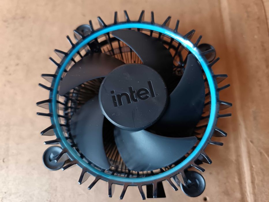 Охладител за процесор Intel Core i7-14700F (LGA1700)