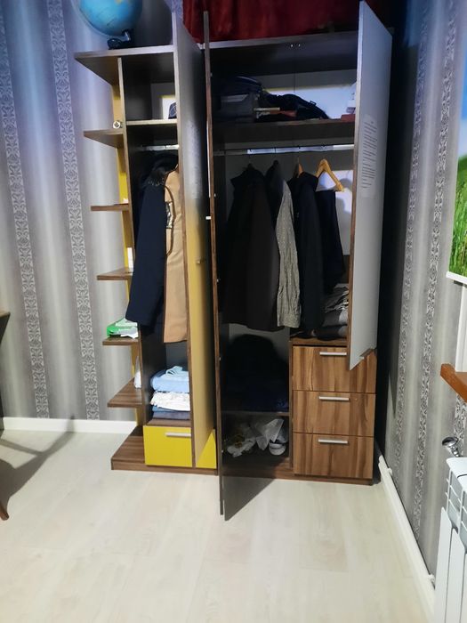 Шкаф книжный и шкаф для одежды