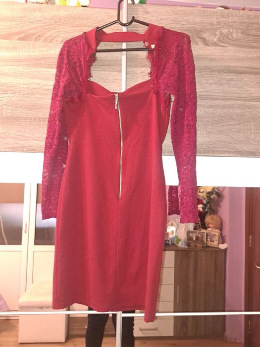 Рокля официални