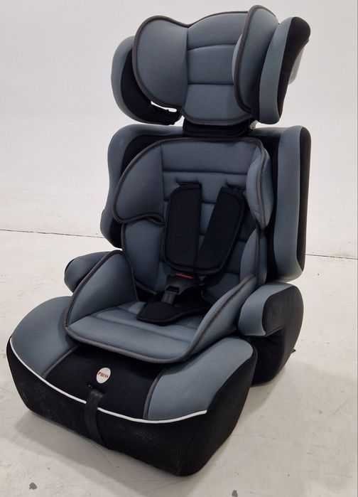 Скидка !!!Автокресло хорошего качества ударопрочный корпус