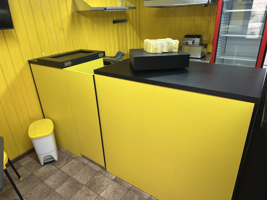 Продам стойку, столы, шкаф, стулья, столик