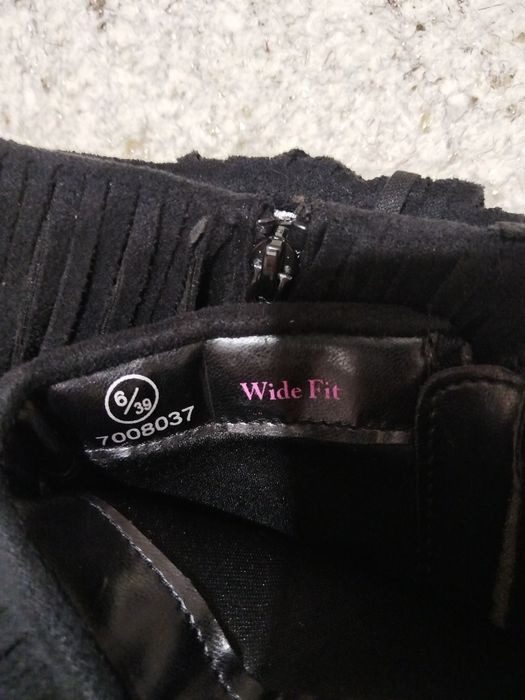 Дамски бутуши на ток