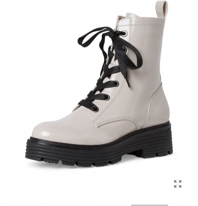 Бежови боти Tamaris