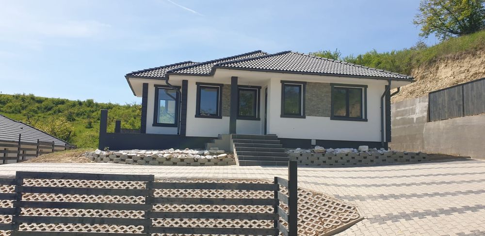 Casa pe un nivel Corunca.