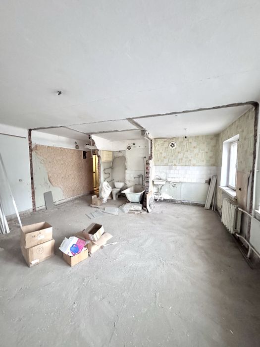 2 комнатная, Космонавтов 4