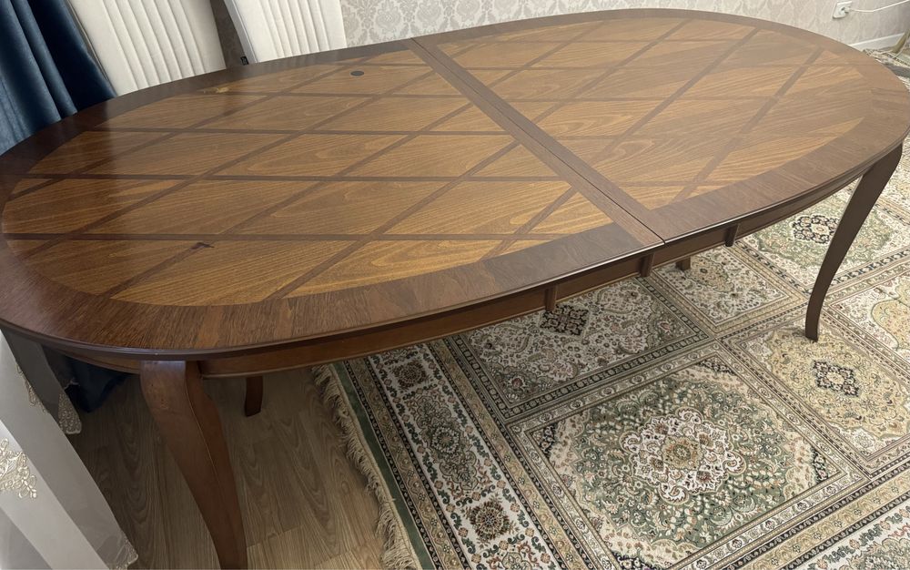 Стол для гостиной