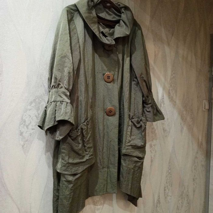 Продаётся ветровка плащевка