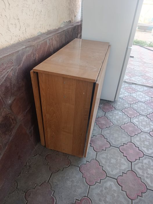 Срочно продам стол раскладной