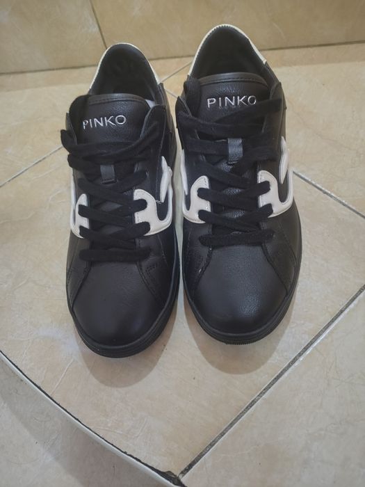 Оригинални сникърси Pinko