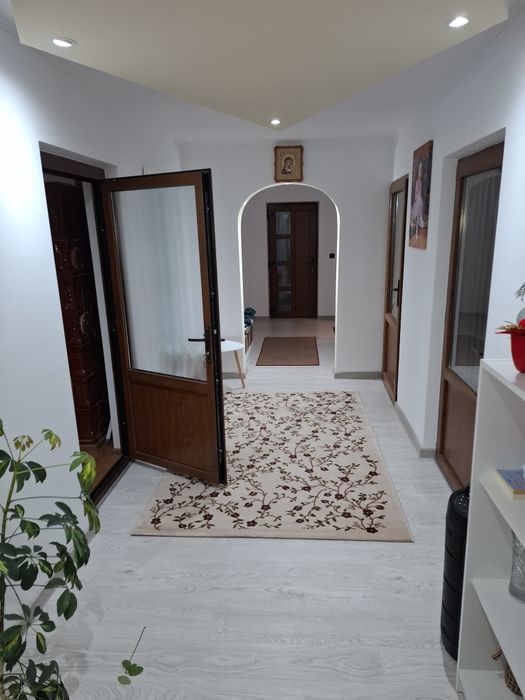 CASA de inchiriat