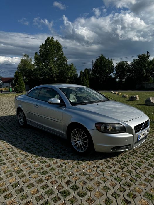 De vanzare o frumoasa masina Volvo cabrio 3750€