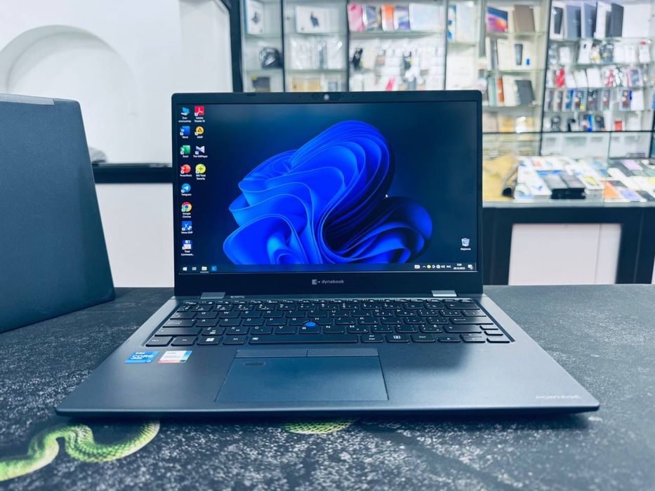 Laptop Dynabook Core i7-1185G7 8GB 256GB