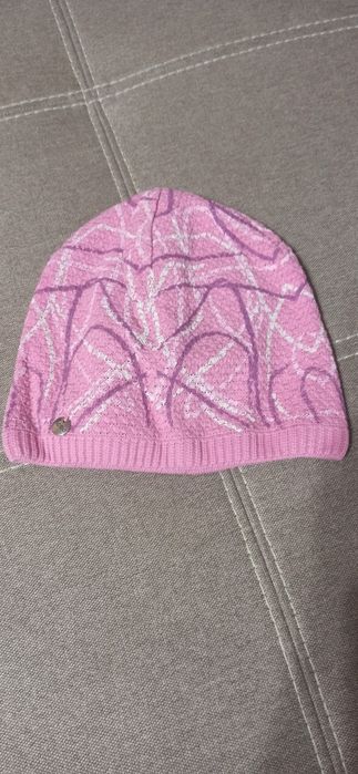 Продам шапки для девочки