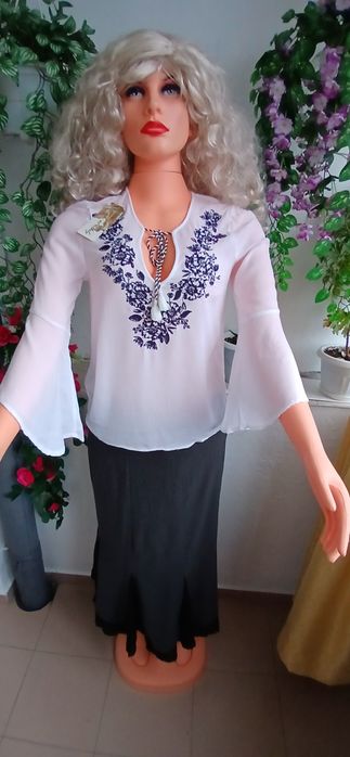 Стилни дамски блузи кенарени,памучни и копринени.