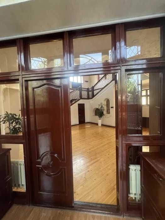 Сдаётся Евродом 10-соток на Военный Госпиталь Инха Институт / id8922 /