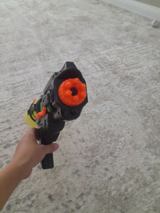 Водяной пистолет